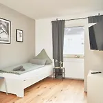 Cozy Balcony In Essen-kupferdreh *